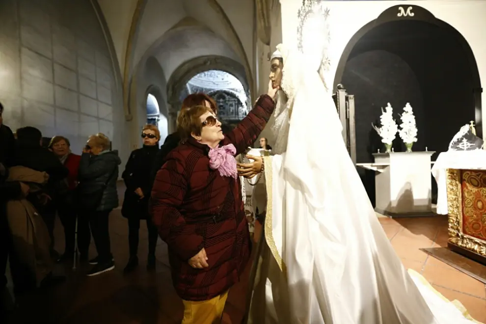 Varias cofradías se unen para ayudar a invidentes a vivir la Semana Santa en Zaragoza.