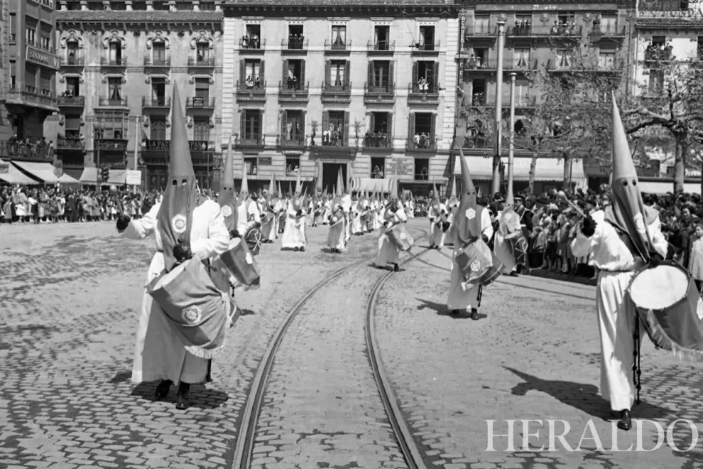 Semana Santa en Zaragoza en 1954. Procesión de las Siete Palabras.