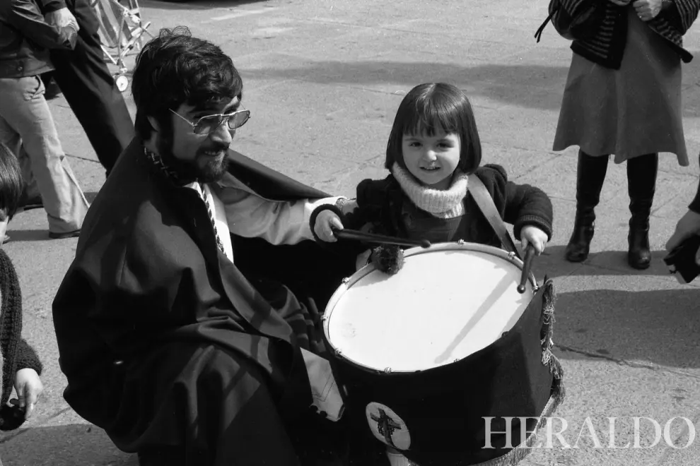 Semana Santa en Zaragoza en 1978. Exaltación de tambores y bombos