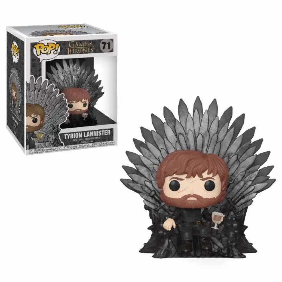 Cercei Lannister, sentada en el trono.
