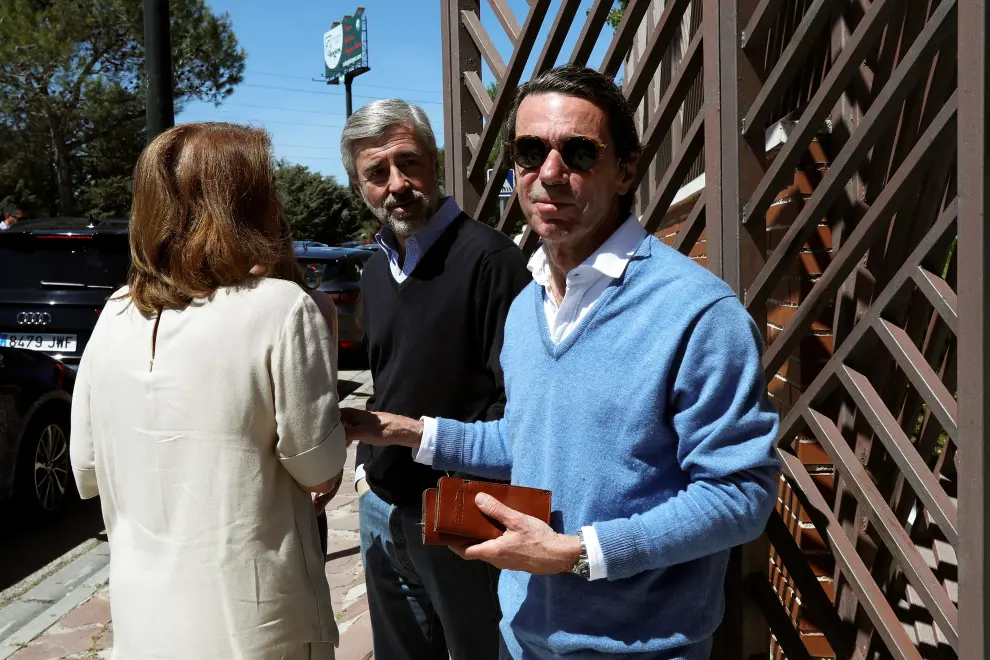 José María Aznar, votando.