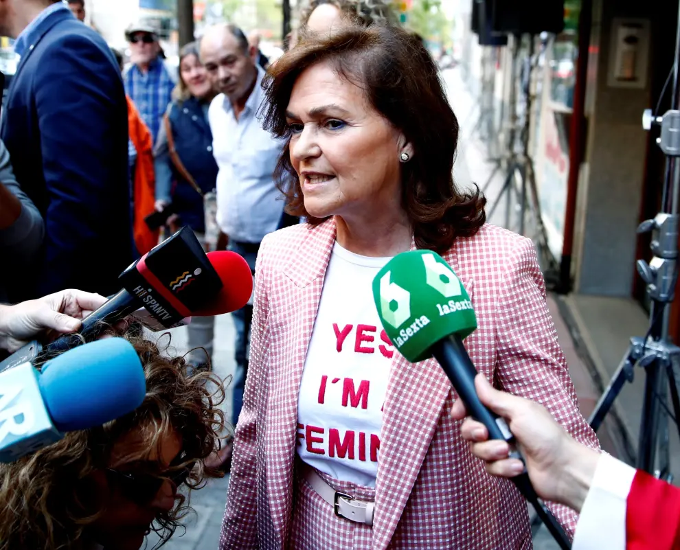 La vicepresidenta del Gobierno, Carmen Calvo Carmen, a su llegada a la sede del PSOE
