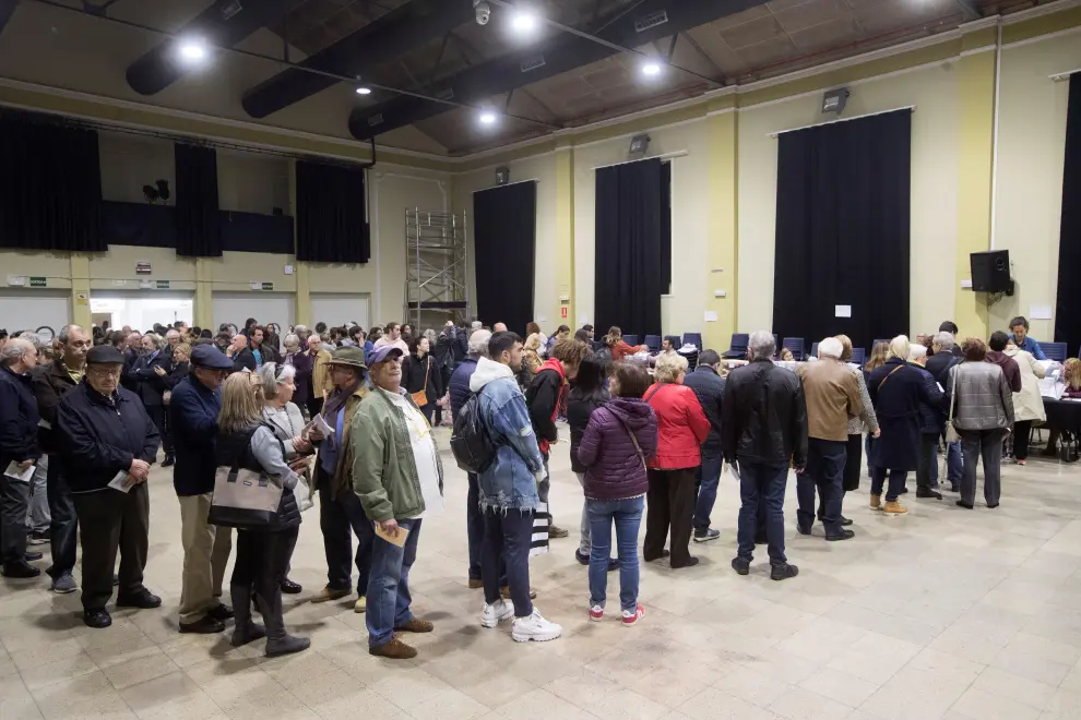 Los españoles acuden a las urnas a votar en las Elecciones Generales