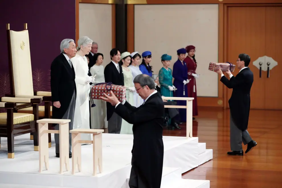 Acto de abdicación del emperador japonés Ahikito.