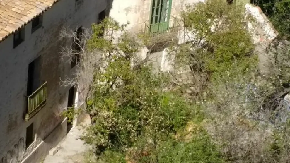 Comienzan a tapiar el convento de Torre Ramona para evitar el vandalismo