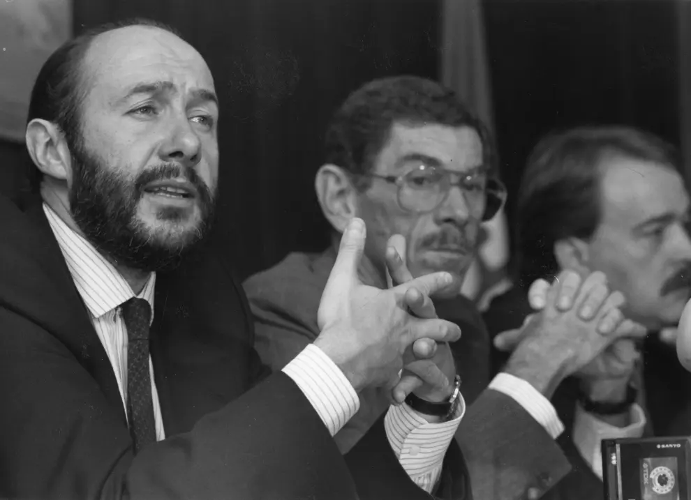Alfredo Pérez Rubalcaba durante una visita a Zaragoza en octubre de 1990