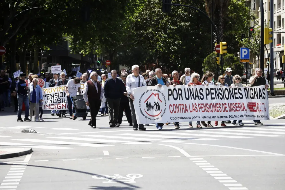 Protesta en defensa de las pensiones públicas en Zaragoza.