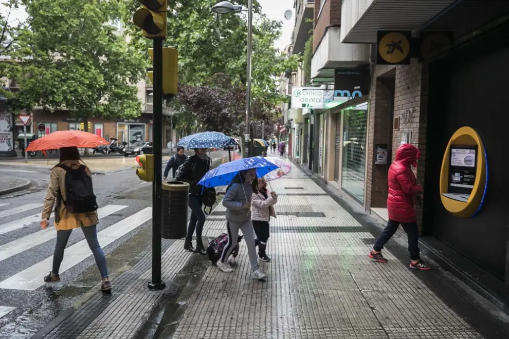 La lluvia, protagonista de este viernes en Zaragoza.