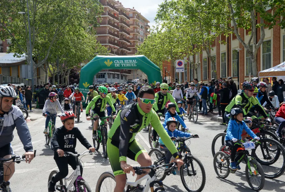 Dos mil personas participan en el Día de la Bicicleta en Teruel