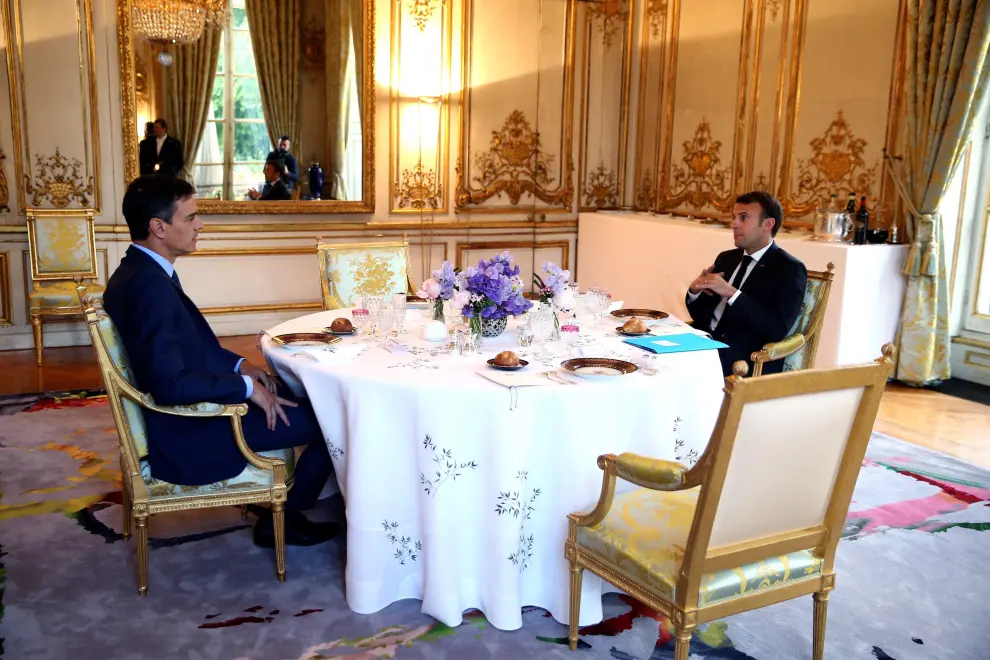 Macron recibe a Sánchez en el Elíseo
