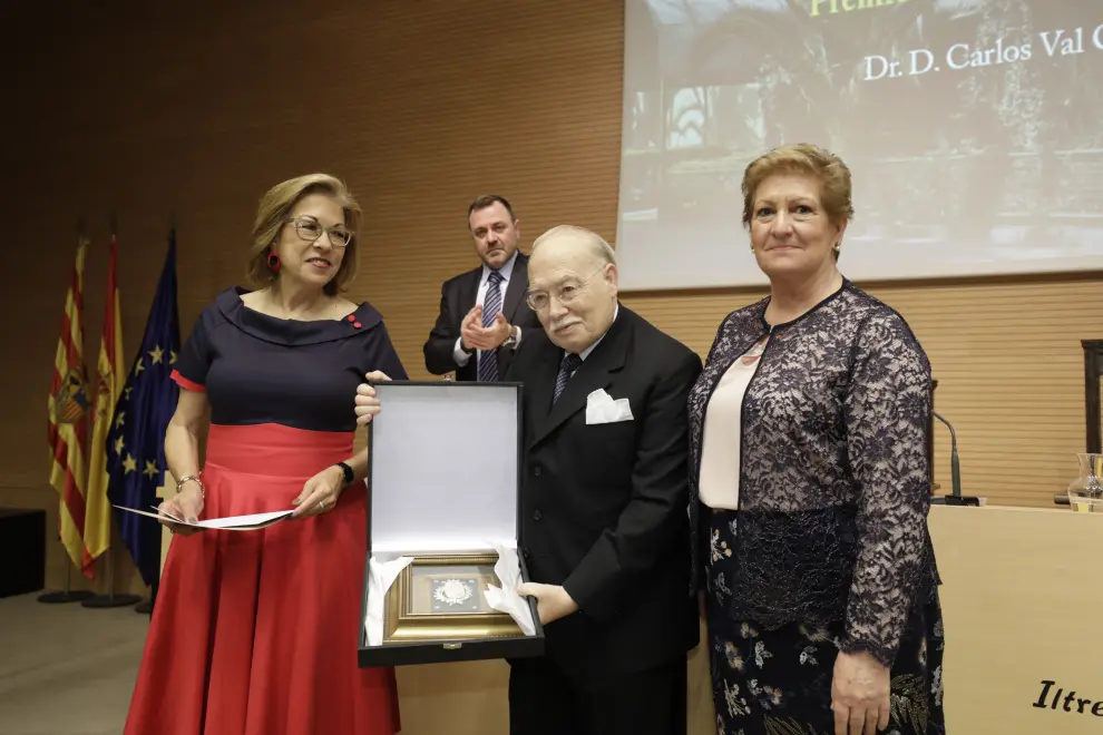 El Dr. Carlos Val-Carreres Guinda ha recibido Premio Colegiado de Honor 2019 y el Dr. José Ignacio Sánchez Miret, el Premio Mutual Médica de la Trayectoria Profesional.