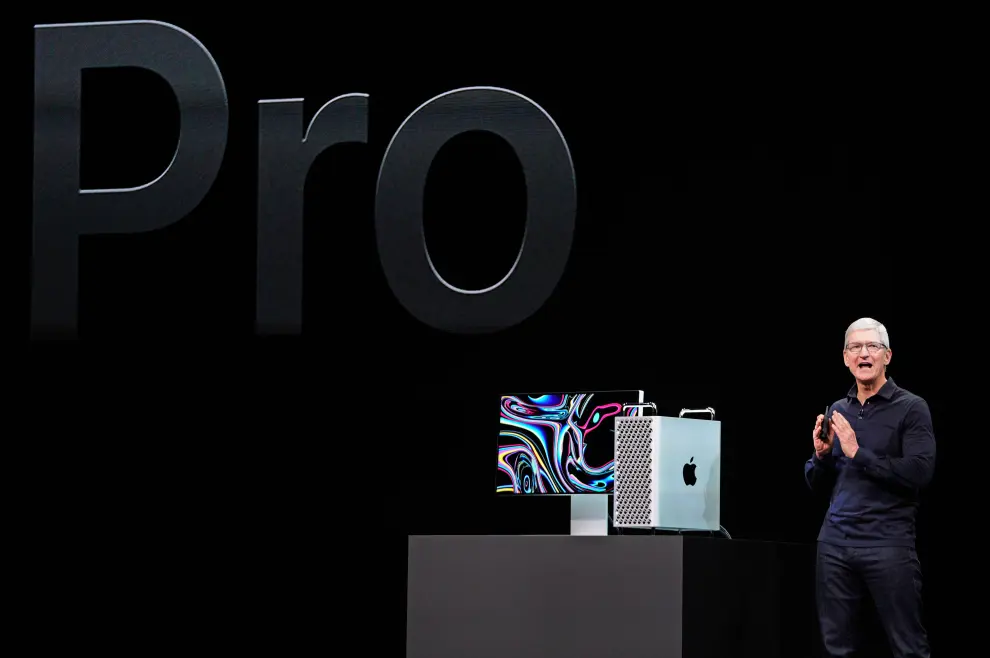 Apple CEO Tim Cook speaks during Apple's annual Worldwide Developers Conference in San Jose, California, U.S. June 3, 2019. REUTERS/Mason Trinca [[[REUTERS VOCENTO]]] APPLE-DEVELOPER/