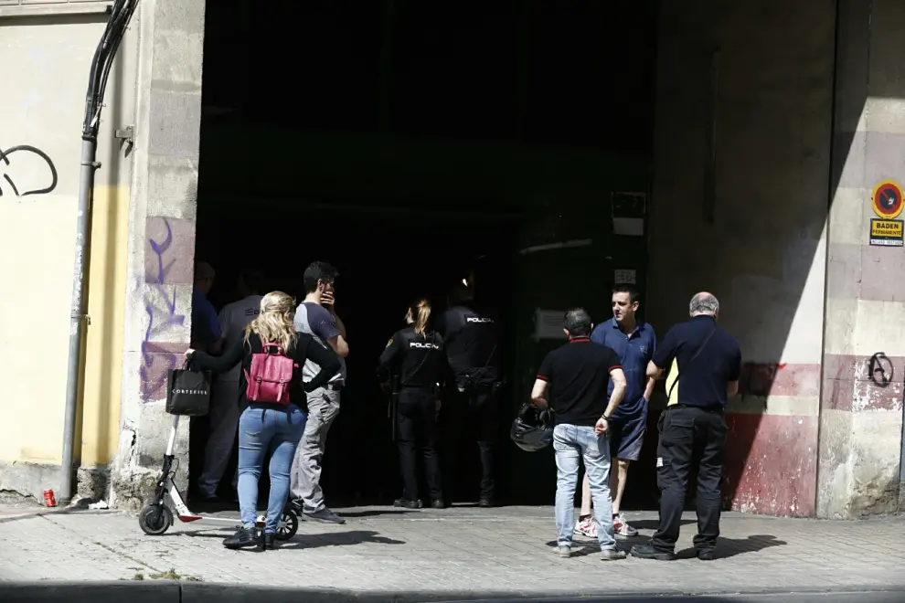 Muere un pintor en un accidente laboral en la calle de Miguel Servet, en Zaragoza.