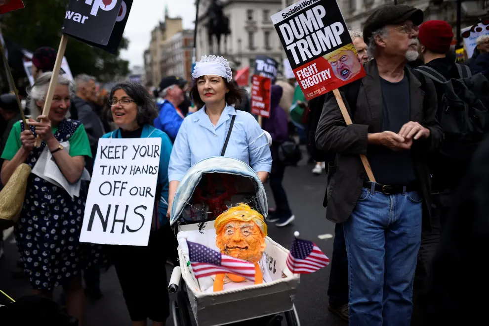 A woman takes part in a protest against U.S. President Donald Trump, in London, Britain, June 4, 2019. REUTERS/Clodagh Kilcoyne [[[REUTERS VOCENTO]]] USA-TRUMP/BRITAIN