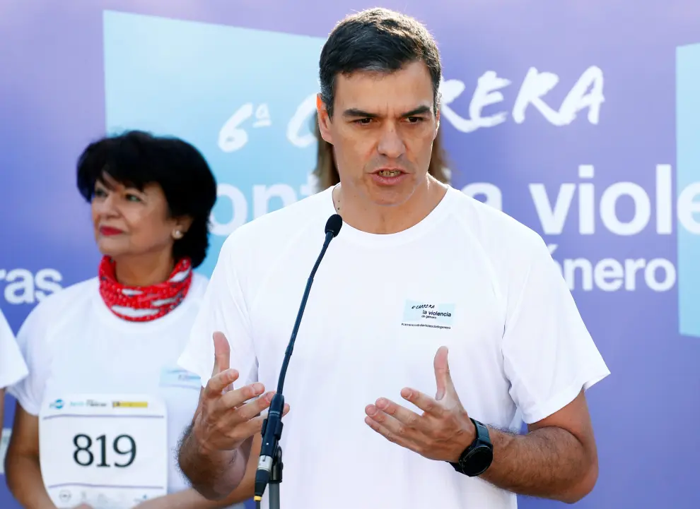 Spain's acting Prime Minister Pedro Sanchez takes part in a running race against gender-based violence in Madrid, Spain, June 9, 2019. REUTERS/Juan Medina [[[REUTERS VOCENTO]]] SPAIN-POLITICS/SANCHEZ RACE