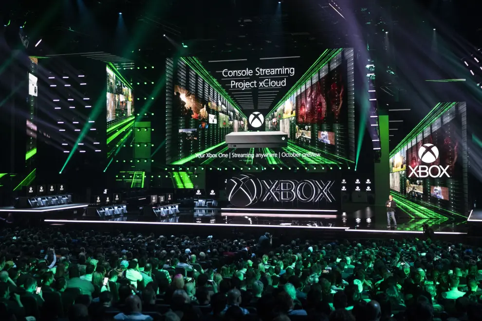 Los Angeles (United States), 09/06/2019.- Executive vice-president of Gaming at Microsoft Phil Spencer presents the Microsoft project 'xCloud' on stage during the Microsoft Microsoft Xbox 2019 Briefing at the Microsoft Theater in Los Angeles, California, USA, 09 June 2019. This event occured ahead of the Electronic Entertainment Expo (E3) which runs from 11 to 13 June 2019. (Estados Unidos) EFE/EPA/ETIENNE LAURENT Microsoft XBox 2019 briefing in Los Angeles