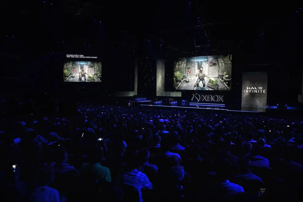 Los Angeles (United States), 09/06/2019.- Microsoft General Manager of Business Development Sarah Bond delivers a speech on stage during the Microsoft Microsoft Xbox 2019 Briefing at the Microsoft Theater in Los Angeles, California, USA, 09 June 2019. This event occured ahead of the Electronic Entertainment Expo (E3) which runs from 11 to 13 June 2019. (Estados Unidos) EFE/EPA/ETIENNE LAURENT Microsoft XBox 2019 briefing in Los Angeles