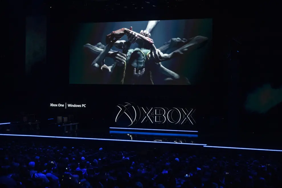 Los Angeles (United States), 09/06/2019.- Images of the game 'Elden Ring' by Hidetaka Miyazaki and George R. R. Martin are broadcast on giant screens during the Microsoft Microsoft Xbox 2019 Briefing at the Microsoft Theater in Los Angeles, California, USA, 09 June 2019. This event occured ahead of the Electronic Entertainment Expo (E3) which runs from 11 to 13 June 2019. (Estados Unidos) EFE/EPA/ETIENNE LAURENT Microsoft XBox 2019 briefing in Los Angeles