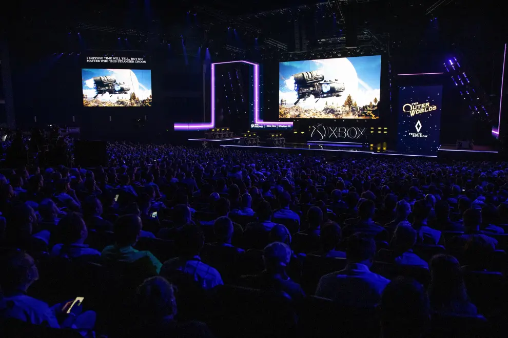 Los Angeles (United States), 09/06/2019.- Images of the game 'Elden Ring' by Hidetaka Miyazaki and George R. R. Martin are broadcast on giant screens during the Microsoft Microsoft Xbox 2019 Briefing at the Microsoft Theater in Los Angeles, California, USA, 09 June 2019. This event occured ahead of the Electronic Entertainment Expo (E3) which runs from 11 to 13 June 2019. (Estados Unidos) EFE/EPA/ETIENNE LAURENT Microsoft XBox 2019 briefing in Los Angeles