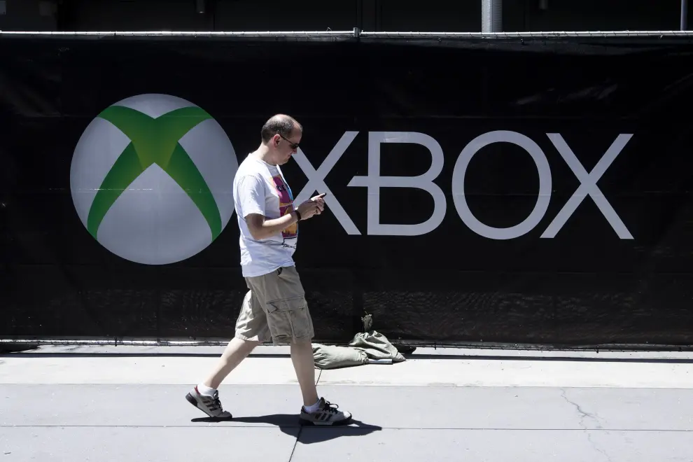 Los Angeles (United States), 09/06/2019.- The public arrives to attend the Microsoft Xbox showcase at the Microsoft Theater in Los Angeles, California, USA, 09 June 2019. This event happens ahead of the E3 which runs from 11 to 13 June. (Estados Unidos) EFE/EPA/ETIENNE LAURENT Microsoft XBox Showcase - E3