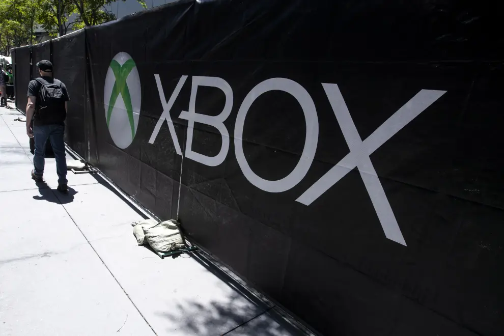 Los Angeles (United States), 09/06/2019.- The Xbox logo is shot on stage prior to the beginning of the Microsoft Xbox showcase at the Microsoft Theater in Los Angeles, California, USA, 09 June 2019. This event happens ahead of the E3 which runs from 11 to 13 June. (Estados Unidos) EFE/EPA/ETIENNE LAURENT Microsoft XBox Showcase - E3