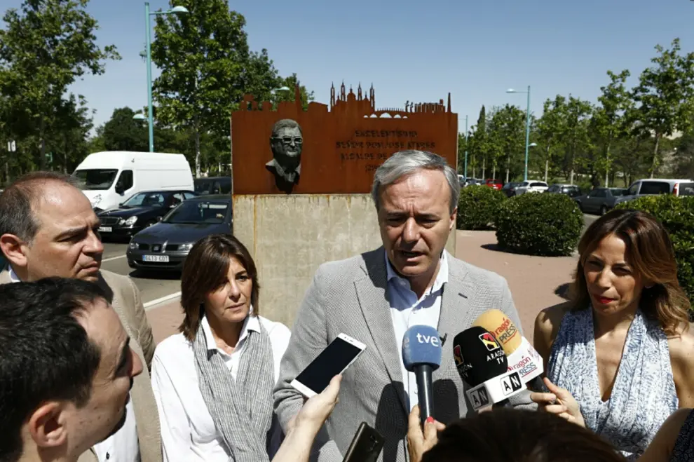 Azcón honra a Atarés en su primer acto como alcalde de Zaragoza.