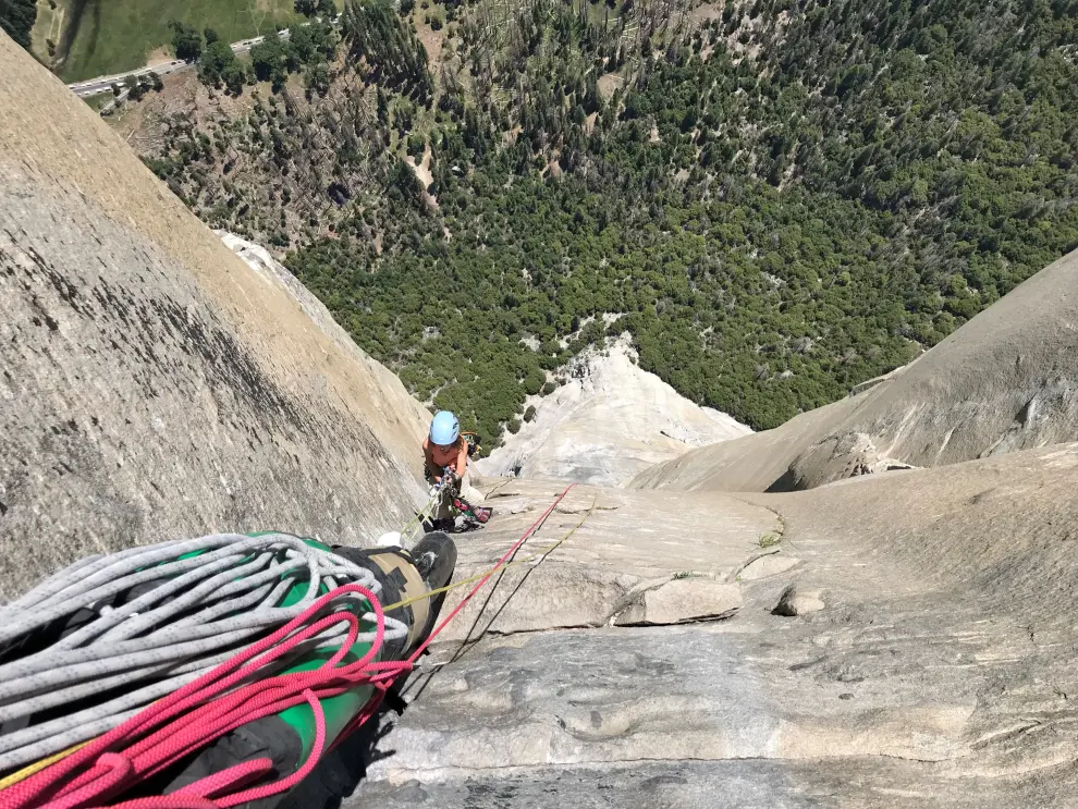 REFILE - CORRECTING TYPO Selah Schneiter, 10, of Colorado, rests during her climb of 'The Nose' route on El Capitan, in Yosemite Park, California, U.S., June 12, 2019 in this photo obtained from social media. Schneiter Family via REUTERS ATTENTION EDITORS - THIS IMAGE HAS BEEN SUPPLIED BY A THIRD PARTY. MANDATORY CREDIT. NO RESALES. NO ARCHIVES [[[REUTERS VOCENTO]]]