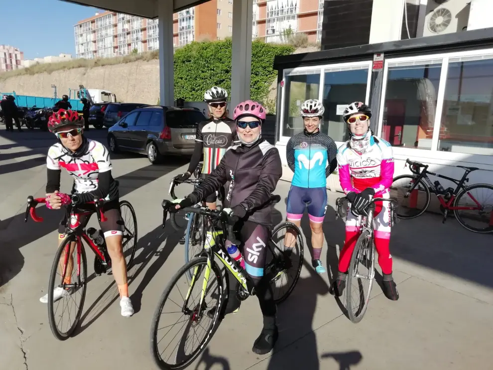 Quedadas de Women in Bike carretera en Zaragoza