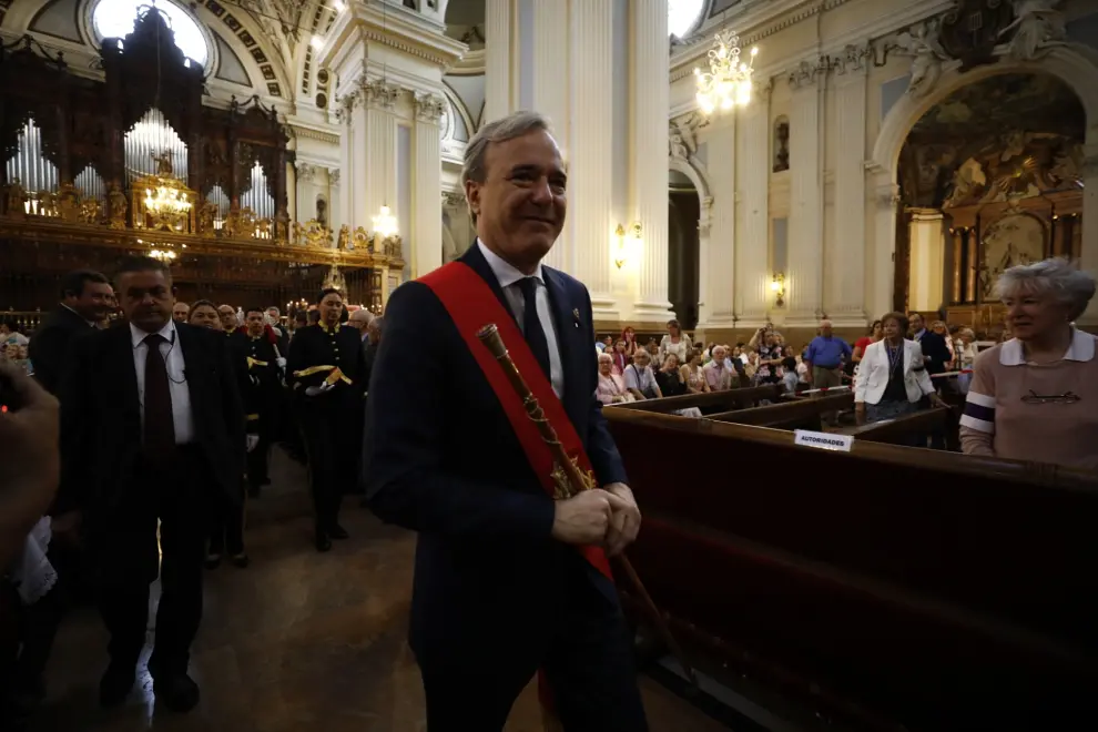 Jorge Azcón ha participado, junto al resto de concejales del PP y los de Vox, en la tradicional misa del Corpus