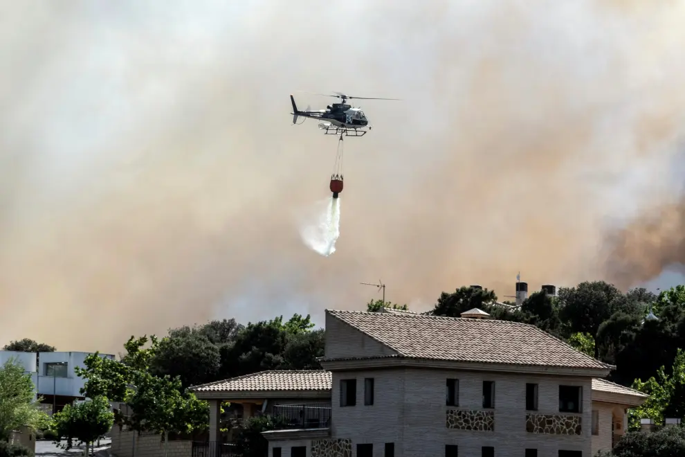 A wildfire is seen near the city of Toledo, Spain June 28, 2019. REUTERS/Juan Medina [[[REUTERS VOCENTO]]] EUROPE-WEATHER/SPAIN-FIRE TOLEDO