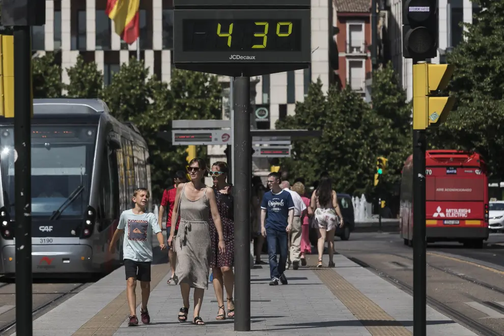 Los termómetros han superado los 43 grados en todos los barrios de Zaragoza