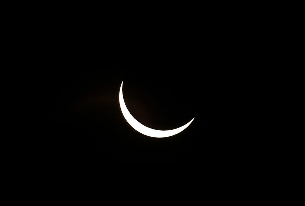 A person observes a solar eclipse at Coquimbo, Chile, July 2, 2019. REUTERS/Rodrigo Garrido [[[REUTERS VOCENTO]]] SOLAR-ECLIPSE/CHILE