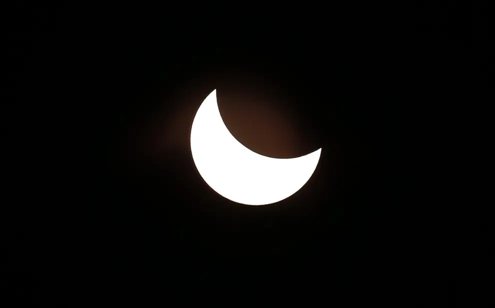 A solar eclipse is observed at Coquimbo, Chile, July 2, 2019. REUTERS/Rodrigo Garrido [[[REUTERS VOCENTO]]] SOLAR-ECLIPSE/CHILE