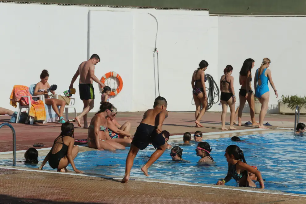 piscina san jorge..3 - 7 - 19....PABLO SEGURA PARDINA - [[[FOTOGRAFOS]]]