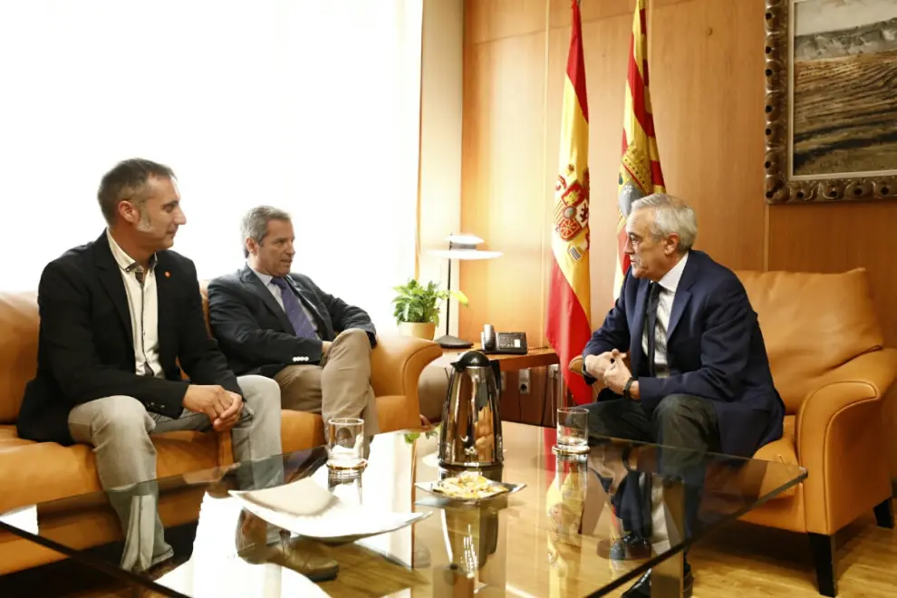 El candidato de Ciudadanos, Daniel Pérez Calvo, también se ha reunido con el presidente de las Cortes