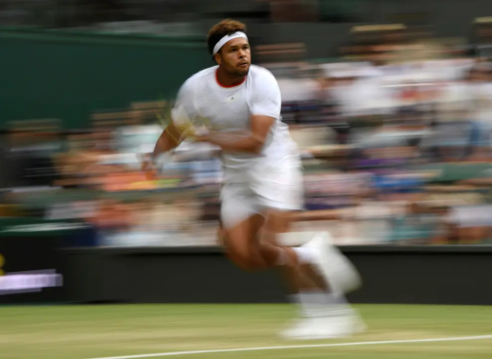 Tennis - Wimbledon - All England Lawn Tennis and Croquet Club, London, Britain - July 6, 2019  Spain's Rafael Nadal in action during his third round match against France's Jo-Wilfried Tsonga  REUTERS/Tony O'Brien [[[REUTERS VOCENTO]]] TENNIS-WIMBLEDON/