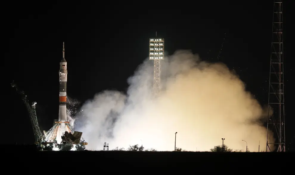 La nave rusa Soyuz MS-13 con tres tripulantes a bordo despegó hoy desde el cosmódromo de Baikonur (Kazajistán) con rumbo a la Estación Espacial Internacional (EEI).