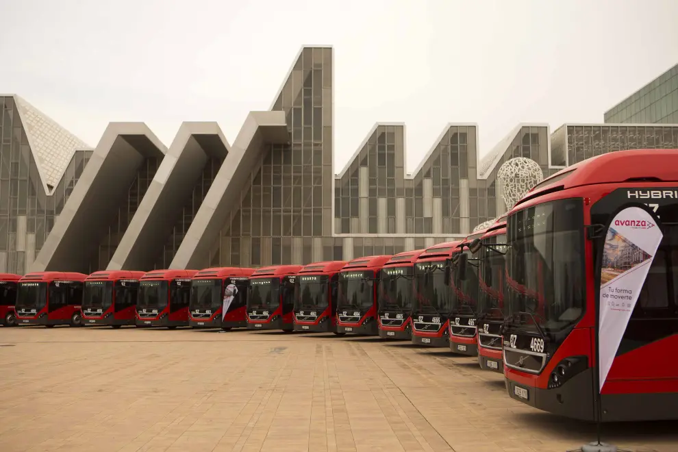 Presentación de 17 nuevos autobuses híbrido para Zaragoza