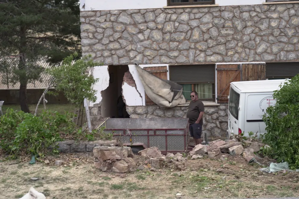 Un camion de basura se ha estrellado contra una casa en bronchales en un acccidente en el que ha fallecido el conductor. Foto Antonio garcia/Bykofoto. 25/07/19 [[[FOTOGRAFOS]]]