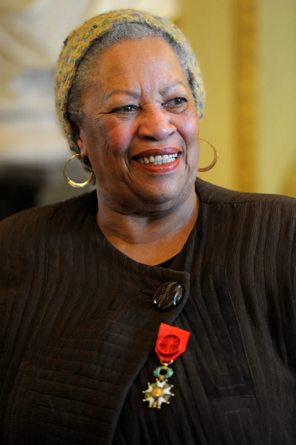 FILE PHOTO: Author Toni Morrison smiles as she arrives at Rolex's Mentor and Protege gala, November 10, 2003 in New York.  REUTERS/Stephen Chernin/File Photo [[[REUTERS VOCENTO]]] PEOPLE-TONI MORRISON/
