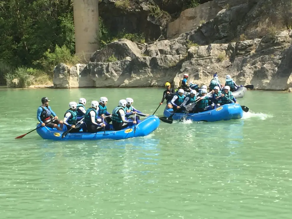 El Bada Huesca practicó rafting en Murillo de Gallego