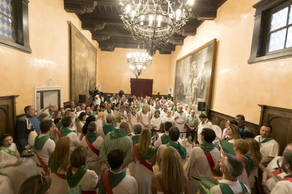 Acto institucional en el Salón del Justicia del Ayuntamiento de Huesca