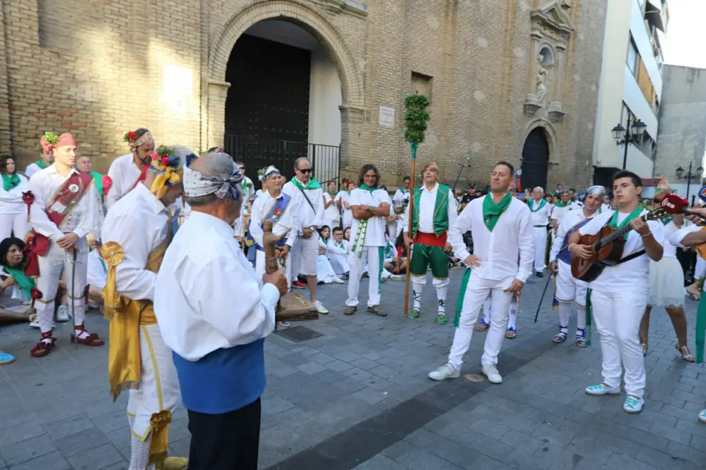 Imágenes de la primera actuación de los Danzantes con el relevo de mayoral entre Pascual Campo y Francisco San Emeterio