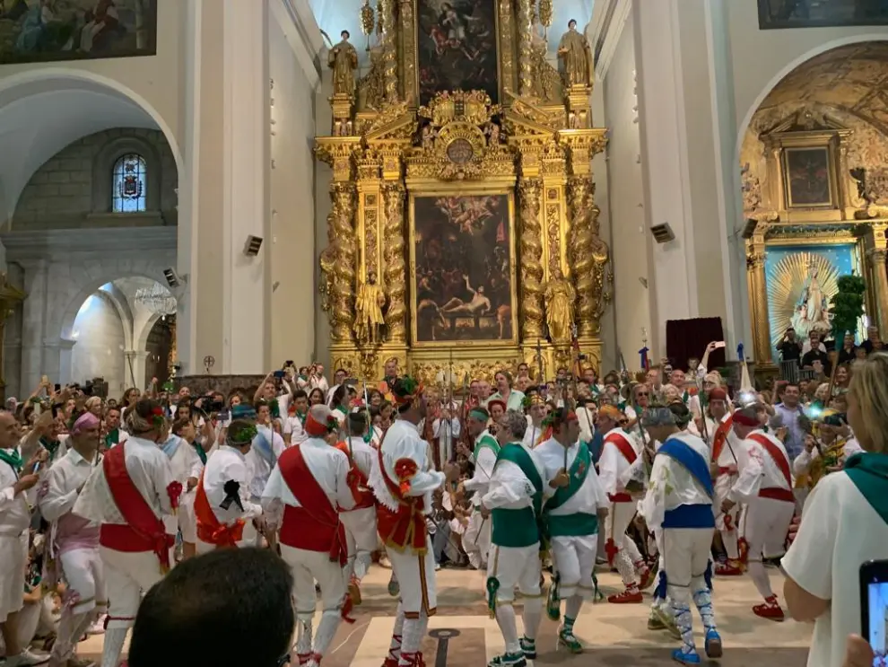 Ya dentro de la basílica de San Lorenzo, a punto de iniciarse la misa por el patrón en el día grande de las fiestas.