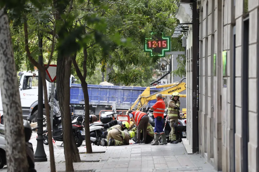 La rotura de una tubería de gas obliga a un corte de tráfico en el centro de Zaragoza
