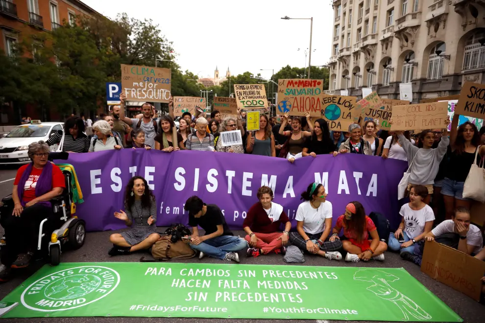 Protesta contra el cambio climático frente al Congreso de los Diputados, en Madrid.