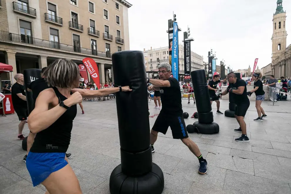 Durante toda la mañana decenas de deportistas han hecho exhibiciones de sus diferentes disciplinas en la Plaza del Pilar de Zaragoz