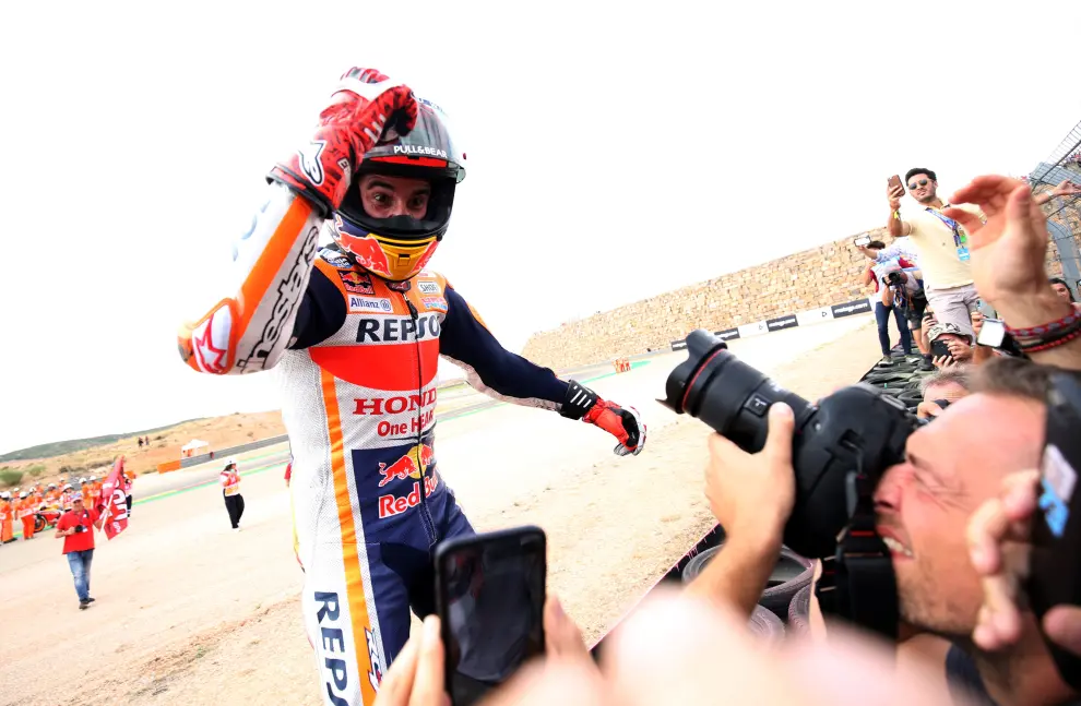 MotoGP - Aragon Grand Prix - Ciudad del Motor de Aragon, Alcaniz, Spain - September 22, 2019   Repsol Honda's Marc Marquez celebrates after winning the MotoGP race   REUTERS/Albert Gea [[[REUTERS VOCENTO]]] MOTOR-MOTOGP-ARAGON/