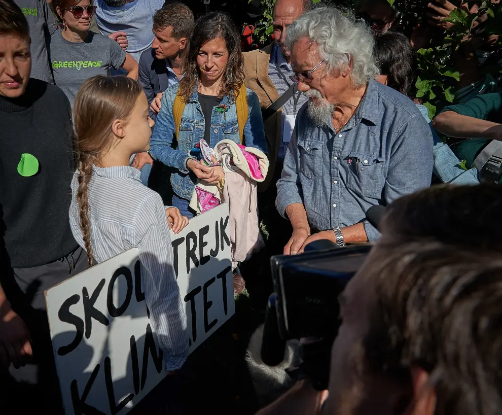 Umea (Sweden), 27/09/2019.- Climate demonstrators march in Umea, Sweden, 27 September 2019. Youth and students across the world are taking part in a student strike movement called Friday For Future which was sparked by Greta Thunberg of Sweden, a sixteen year old climate activist who has been protesting outside the Swedish parliament every Friday since August 2018. (Protestas, Suecia) EFE/EPA/Erik Abel SWEDEN OUT SWEDEN GLOBAL STRIKE FOR CLIMATE