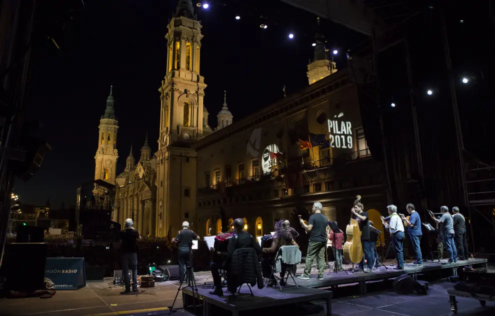 Concierto de La Ronda de Boltaña en la plaza del Pilar durante las Fiestas del Pilar de 2019 Zaragoza